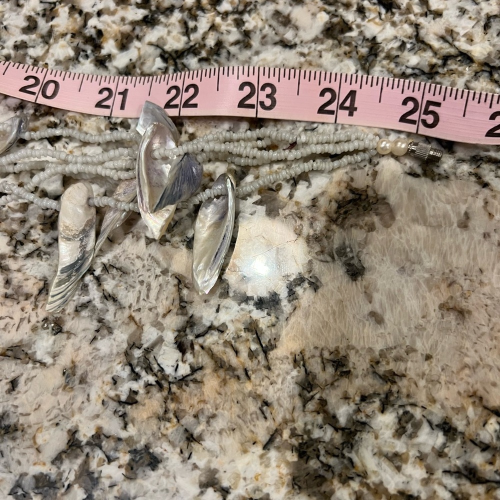Shell & bead necklace - Picture 6 of 7